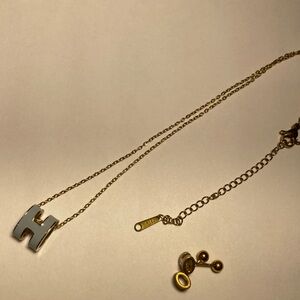NWT Set of earrings and necklace like Hermes
